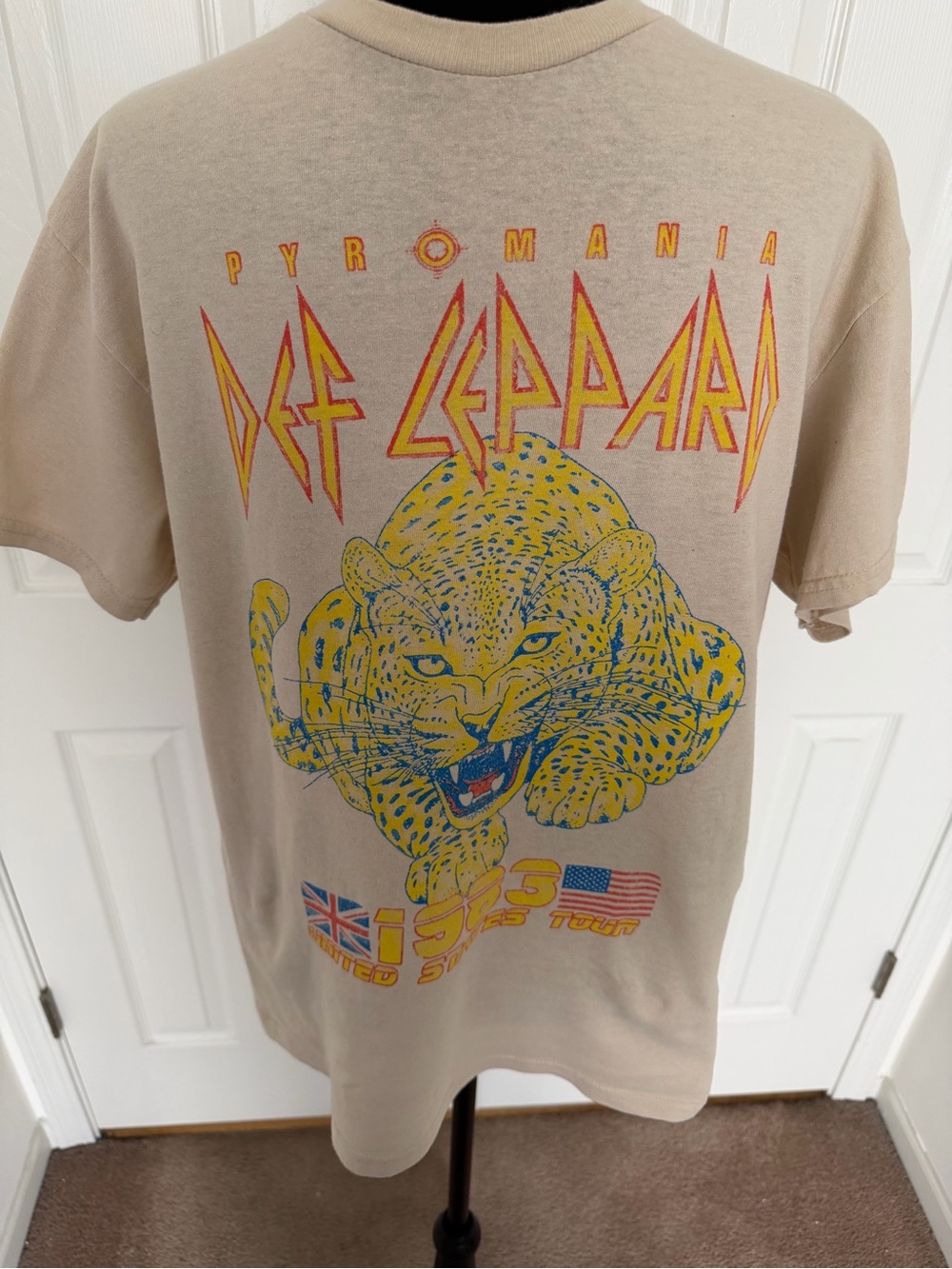 Def Leppard Pyromania 1983 U.S. Tour Graphic Tee Beige with Yellow Leopard. Med